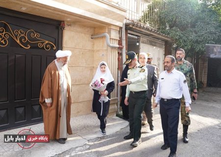 استقبال و همراهی فرمانده انتظامی استان مازندران از فرزند شهید مدافع امنیت محسن حسین‌نیا در روز اول سال تحصیلی