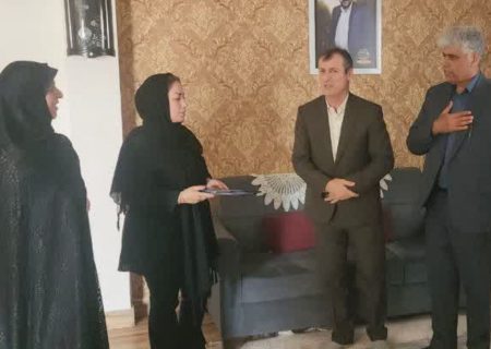 دیدار شهردار و رئیس شورای اسلامی شهرستان، با خانواده هنرمند فقید و فعال رسانه‌ بابل