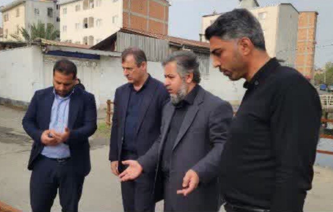 بازدید شهردار بابل از روند اجرای طرح لایروبی رودخانه آقارود