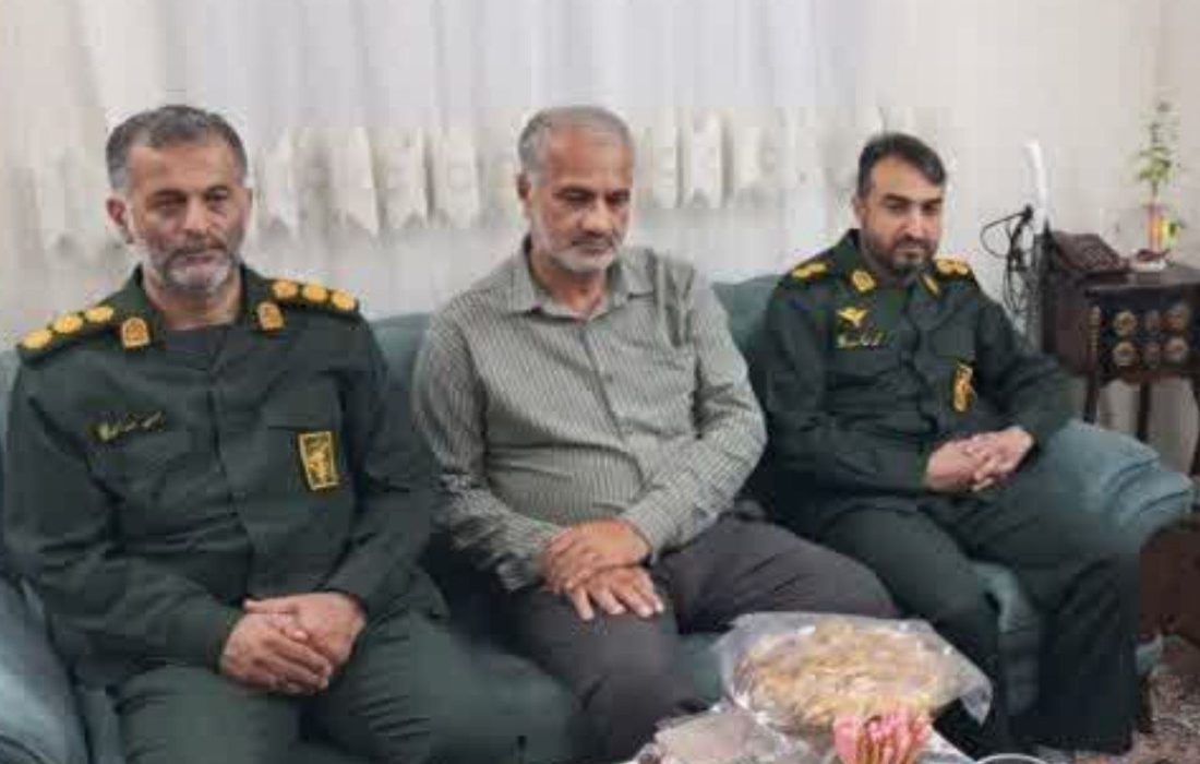 به مناسبت ۲۶ مرداد ماه سالروز بازگشت آزادگان به میهن